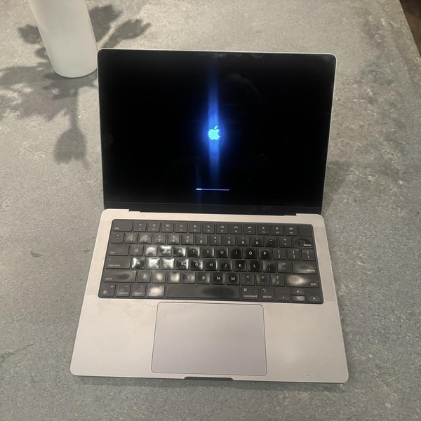 MacBook Pro 2021 - 14 inch - 512 GB, Silver, 32 GB, Apple M1 Pro 8-core