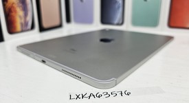 Good
													Apple iPad Pro 11" 2018 - Unlocked, Silver, 64 GB, A2013, photo 3 of 9