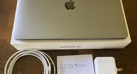 Mint
													MacBook Air 2018 - 13" - I5, Gray, 256 GB, 8 GB, photo 1 of 14