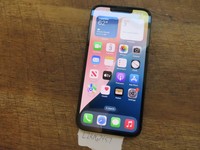 Apple iPhone 13