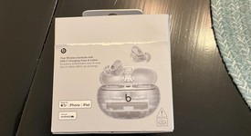 Used
													Beats Studio Buds - White, photo 3 of 8