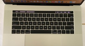 Mint
													MacBook Pro 2017 (With Touch Bar) - 15" - I7, Silver, 512 GB, 16 GB, photo 5 of 6