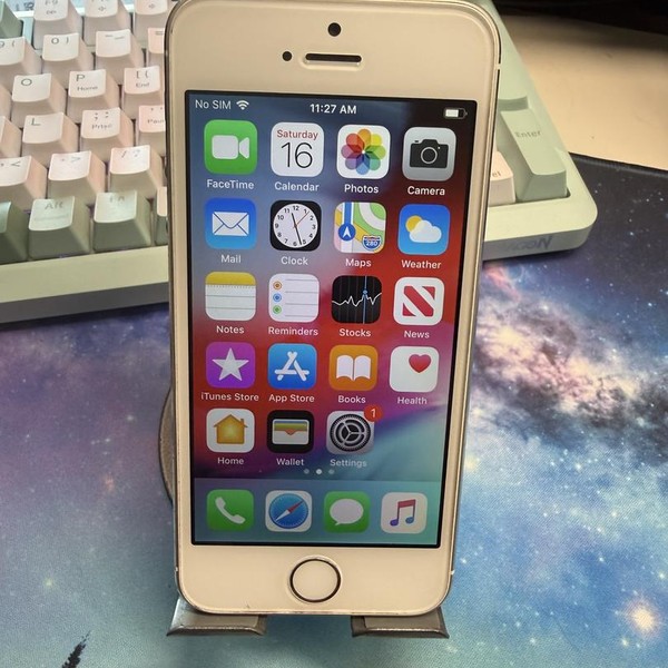 Apple iPhone 5S - Unlocked, 32 GB, Silver, A1533, GSM