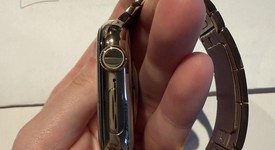 Mint
													Apple Watch Series 10 42mm - Unlocked, Gold, A3001 - Cellular, Titanium, photo 5 of 10