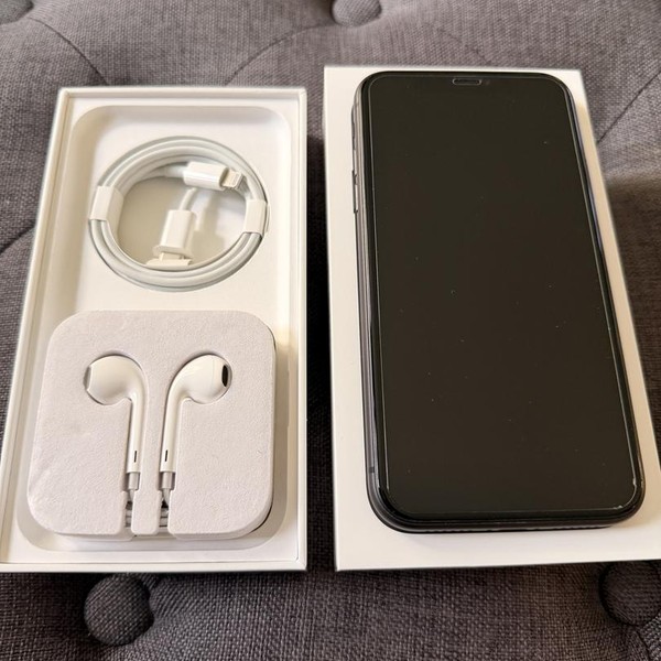 Apple iPhone 11 - Unlocked, 64 GB, Black, A2111