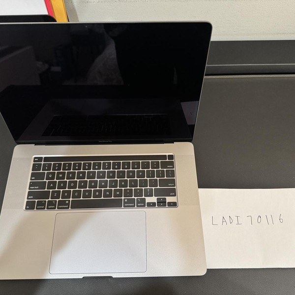 MacBook Pro 2019 - 16 inch - 1 TB, Gray, 16 GB, Intel Core i9