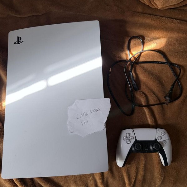 PlayStation 5 Standard Edition (2020) - 825 GB, White, Standard Edition