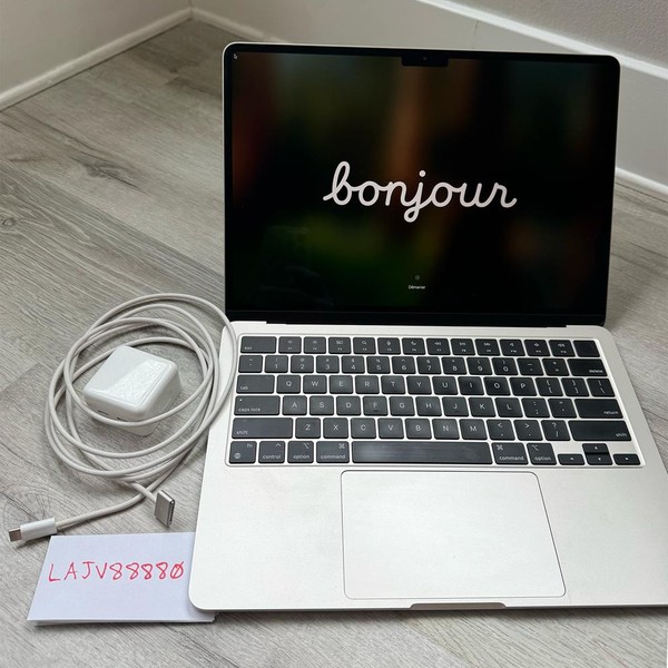 MacBook Air 2022 (M2) - 13 inch - 512 GB, Starlight, 8 GB, Apple M2