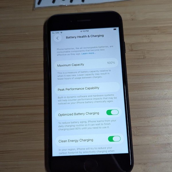 Apple iPhone SE 3rd Gen 2022 - Unlocked, 128 GB, Midnight, A2595