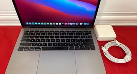 Good
													MacBook Air 2019 - 13" - I5, Gray, 256 GB, 16 GB, photo 2 of 11