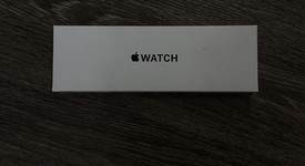 New
													Apple Watch SE 2nd Gen 40mm - Starlight, A2722 - GPS, Aluminum, photo 2 of 8