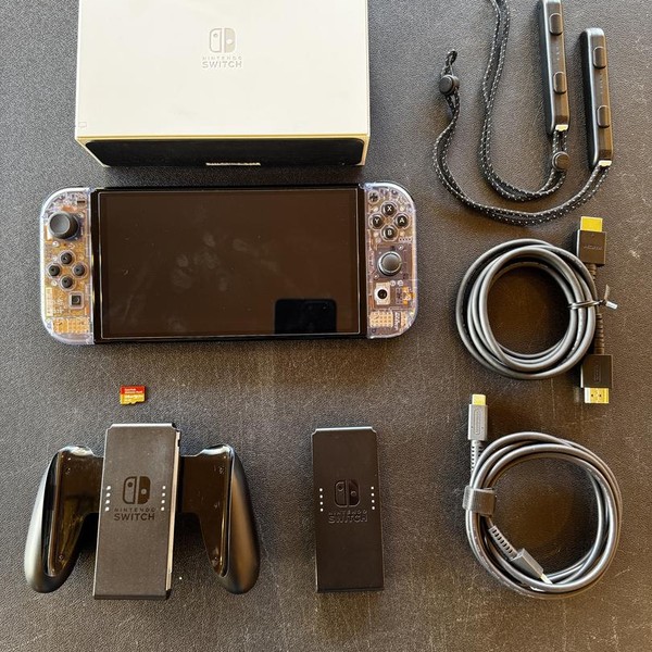 Nintendo Switch - OLED - 64 GB, White