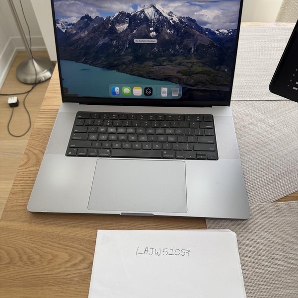 MacBook Pro 2021 - 16 inch - 512 GB, Gray, 16 GB, Apple M1 Pro 10-core