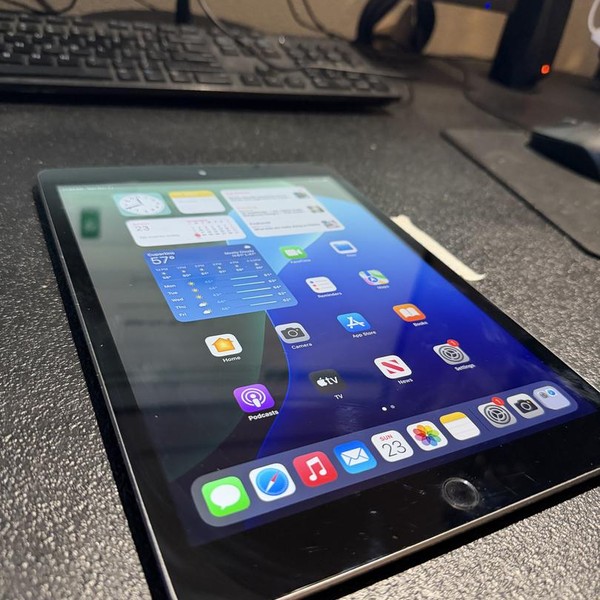 Apple iPad 9th Gen - Wi-Fi, 64 GB, Gray, A2602