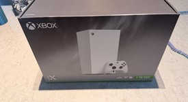 New
													Xbox Series X (2020) - Robot White, 1 TB, All-Digital, photo 4 of 9