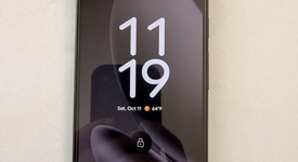Mint
													Google Pixel 10 - Unlocked, Obsidian, 128 GB, GLBW0, photo 3 of 9