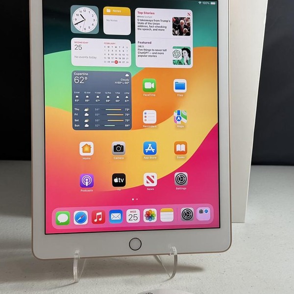 Apple iPad 6th Gen - Wi-Fi, 128 GB, Gold, A1893