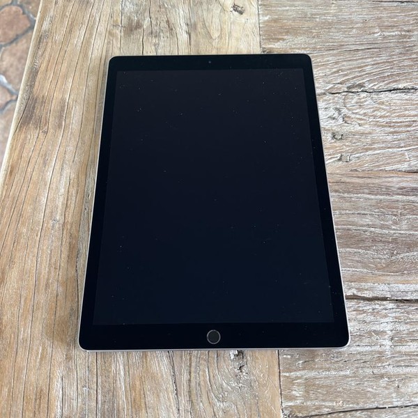 Apple iPad Pro 12.9 inch 2nd Gen 2017 - Wi-Fi, 256 GB, Gray