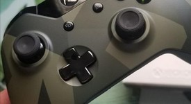 Mint
													Xbox Wireless Controller - Green Camo, Armed Forces 2 Edition, photo 5 of 6