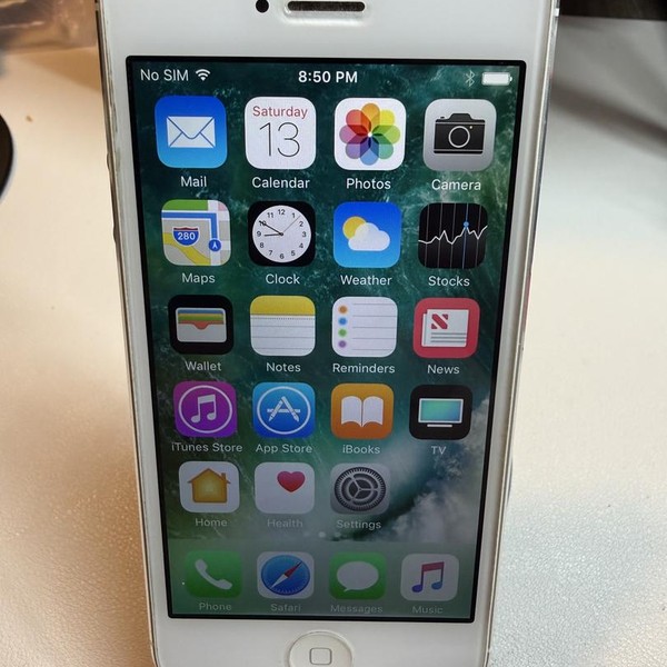 Apple iPhone 5 - Unlocked, 16 GB, White, A1428