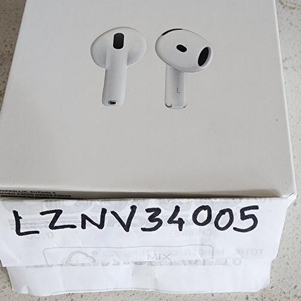 Apple AirPods 4th Gen - Standard