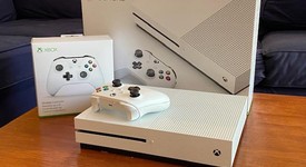 Mint
													Xbox One S (2016) - White, 500 GB, photo 1 of 13