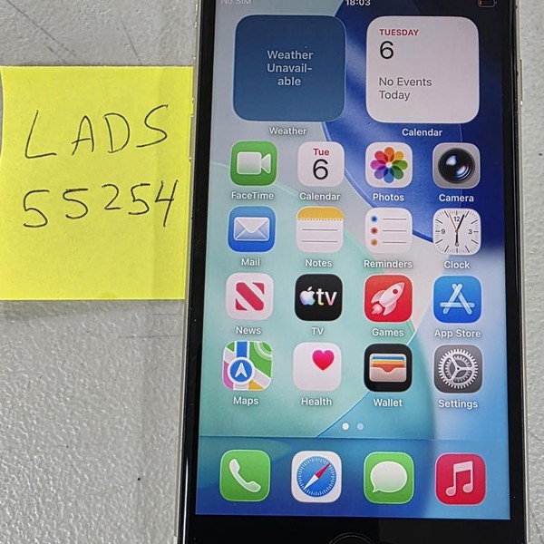 Apple iPhone SE 3rd Gen 2022 - Unlocked, 128 GB, Starlight, A2595