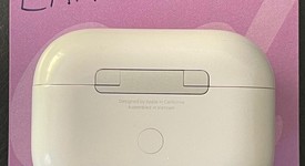 Used
													Apple AirPods Pro - Wireless Case, photo 3 of 5