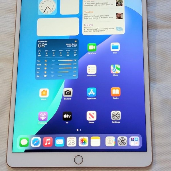 Apple iPad Air 3rd Gen - Unlocked, 64 GB, Gold