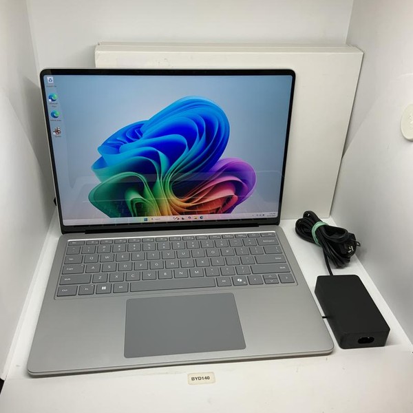 Microsoft Surface Laptop 7 - 256 GB, Platinum, 16 GB, Snapdragon X Plus, 13.8 inch