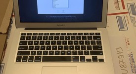 Good
													MacBook Air 2017 - 13" - I7, Silver, 128 GB, 8 GB, photo 1 of 5