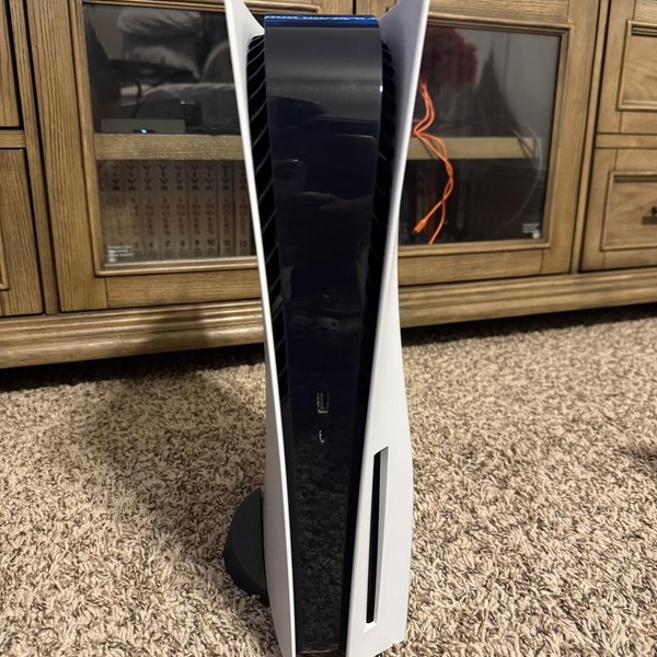 PlayStation 5 Standard Edition (2020) - 825 GB, White, Standard Edition