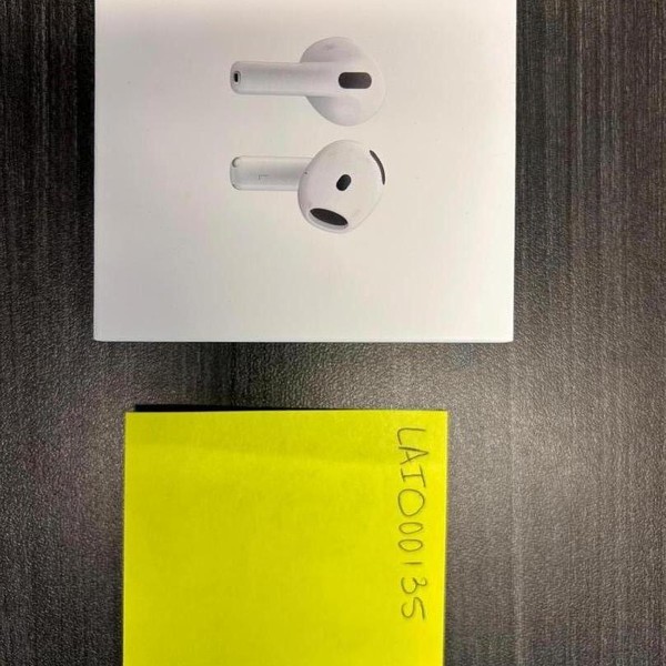 Apple AirPods (4th Gen) - Standard
