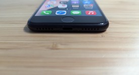Good
													Apple iPhone SE 3rd Gen 2022 - Unlocked, Midnight, 64 GB, A2595, photo 3 of 13