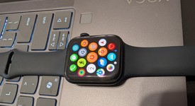 Good
													Apple Watch SE 2nd Gen 44mm - Unlocked, Midnight, A2727 - Cellular, Aluminum, photo 2 of 9