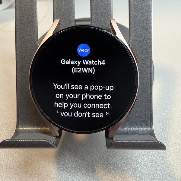 Samsung Galaxy Watch4 - Wi-Fi, Gold, 40mm