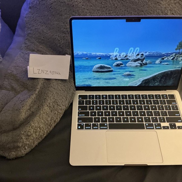 MacBook Air 2022 (M2) - 13 inch - 256 GB, Starlight, 8 GB, Apple M2