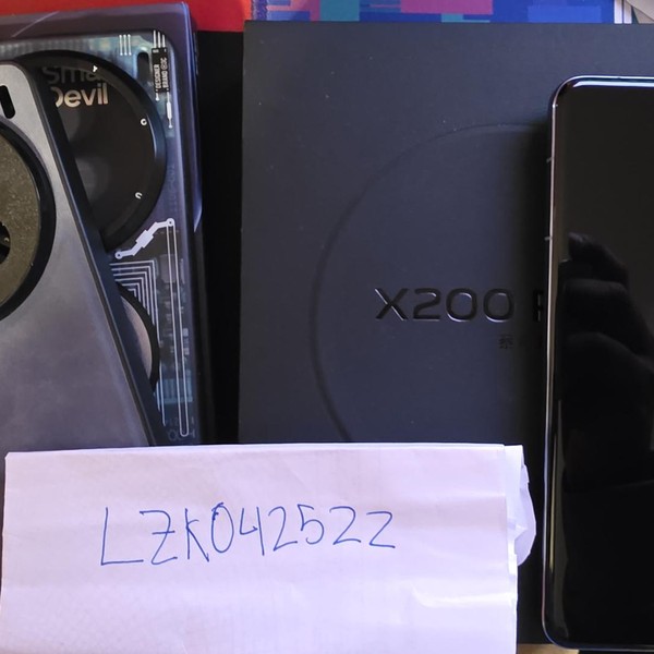 Vivo X200 Pro - Unlocked Non-US, 256 GB, Blue, 12 GB