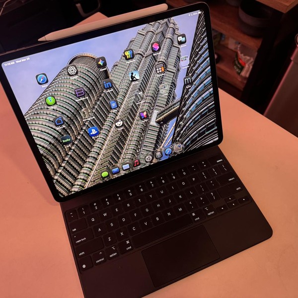 Apple iPad Pro 12.9 inch 4th Gen 2020 - Wi-Fi, 256 GB, Gray, A2229