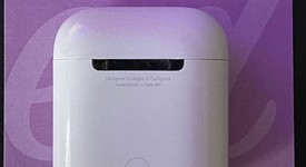 Used
													Apple AirPods 2nd Gen - Lightning Case, photo 3 of 5