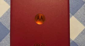Good
													Motorola Razr Ultra (2025) - Unlocked, PANTONE Rio Red, 1 TB, 16 GB, photo 5 of 11