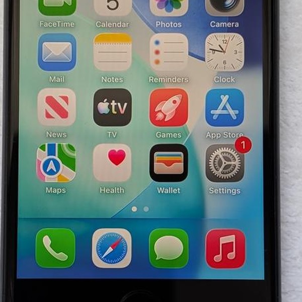 Apple iPhone SE 3rd Gen 2022 - Unlocked, 64 GB, Midnight, A2595
