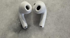 Used
													Apple AirPods Pro 2nd Gen - Lightning, photo 3 of 5