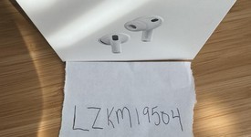New
													Apple AirPods Pro 3, photo 2 of 3