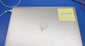 Good
													MacBook Air 2015 - 13" - Silver, 128 GB, 4 GB, photo 2 of 4