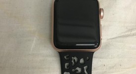 Good
													Apple Watch Series 3 38mm - Unlocked, Gold, A1860, Aluminum, photo 2 of 6