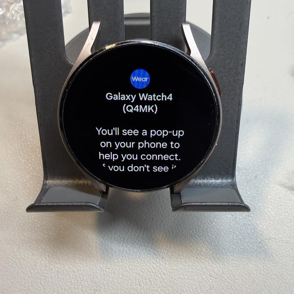 Samsung Galaxy Watch4 - Unlocked, Gold, 40mm