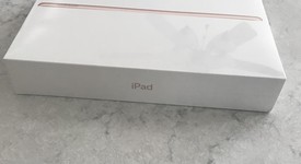 New
													Apple iPad 7th Gen - Wi-Fi, Gold, 32 GB, A2197, photo 3 of 7