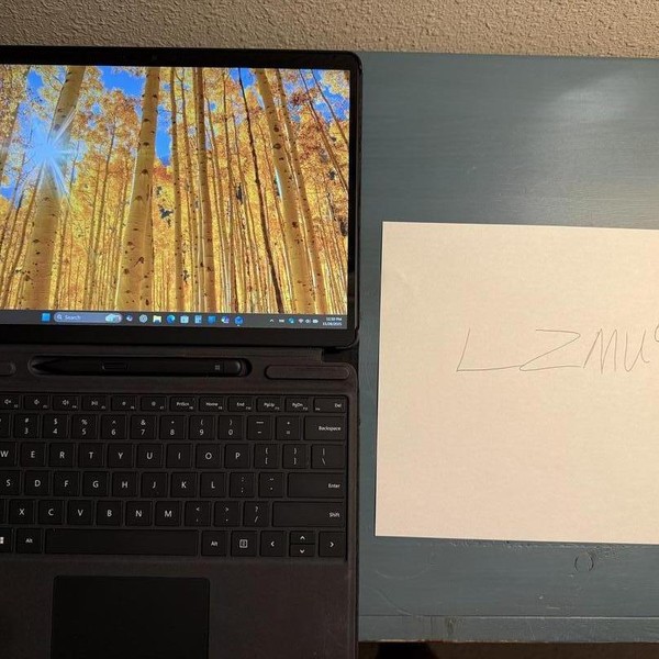 Microsoft Surface Pro 9 - Wi-Fi, 256 GB, Graphite, 8 GB, Intel Core i5, Wi-Fi