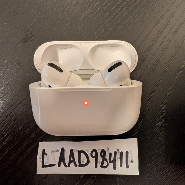 Apple AirPods Pro - Wireless Case